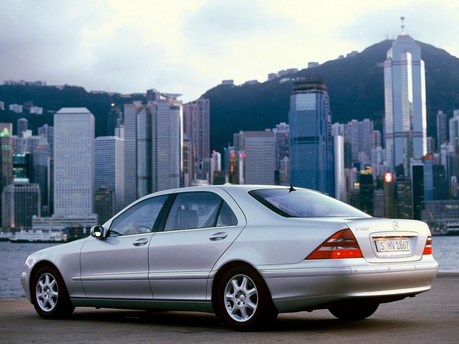  Mercedes-Benz S500 1998 года  (фото 10 из 14)